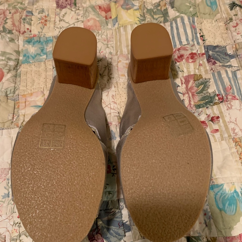 NIB | Jack Rogers Platinum Holly Suede Mules!! - Picture 5 of 8